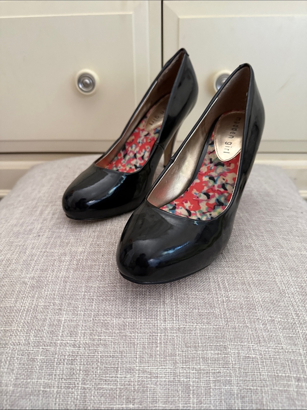 Madden Girl Black Patent Pumps with Multicolor Floral Insole